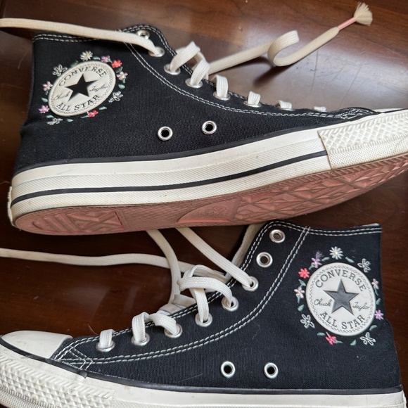 Converse Chuck Taylor All Star Black with Embroidered Flowers Size 9 Women's - Picture 5 of 13
